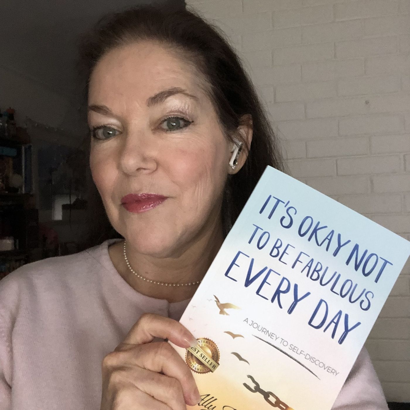 Author and Speaker Ally Dalsimer discusses her book and messages of encouragement on Conversations LIVE ~ @allydalsimer #empowerment episode artwork