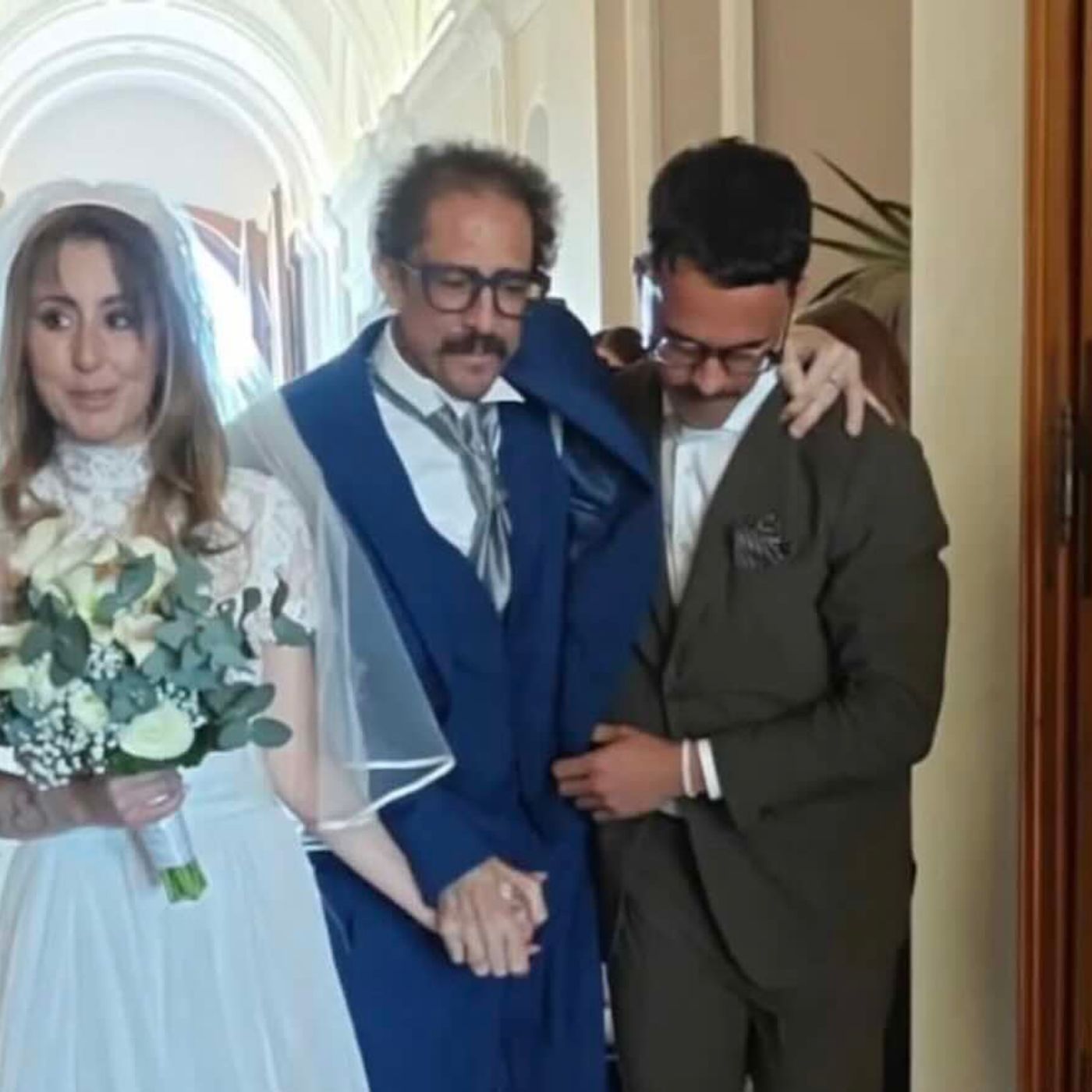 «Con la forza di un leone», Igor Protti accompagna la figlia all'altare: migliaia di like sui social episode artwork