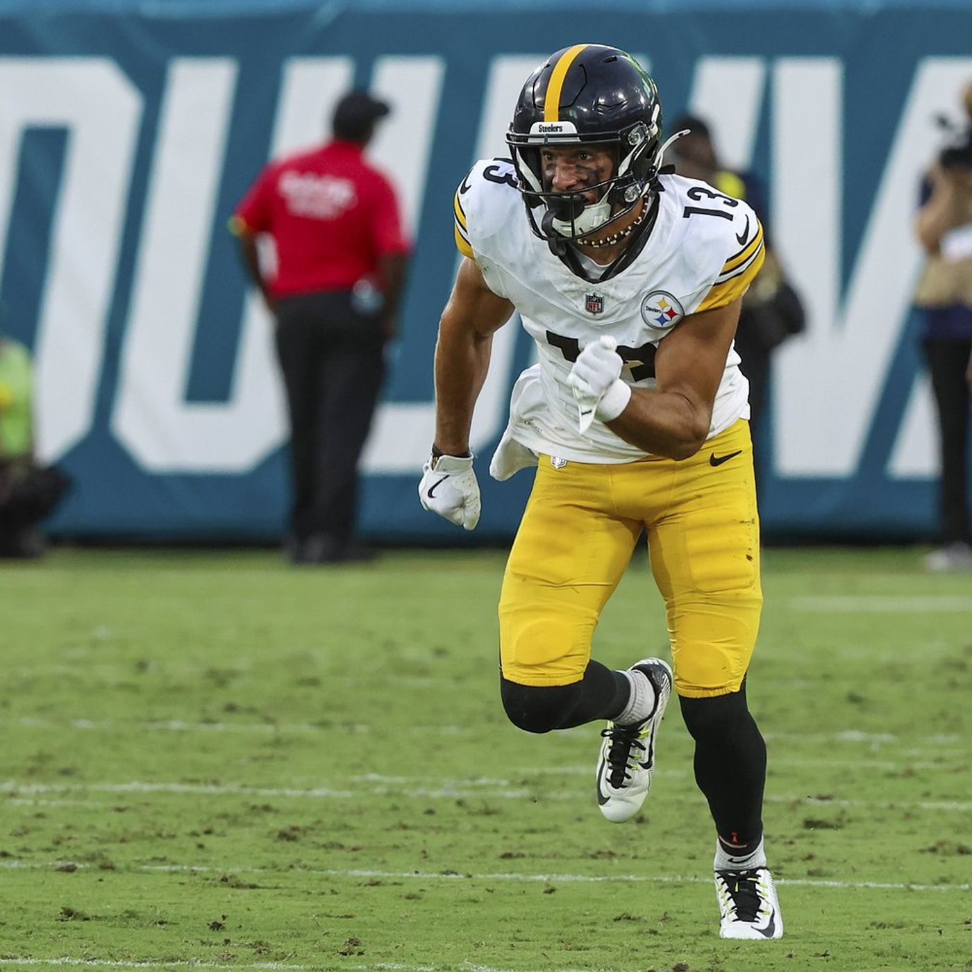 Chicago Bears sign two veterans, two rookie tryout players after rookie minicamp