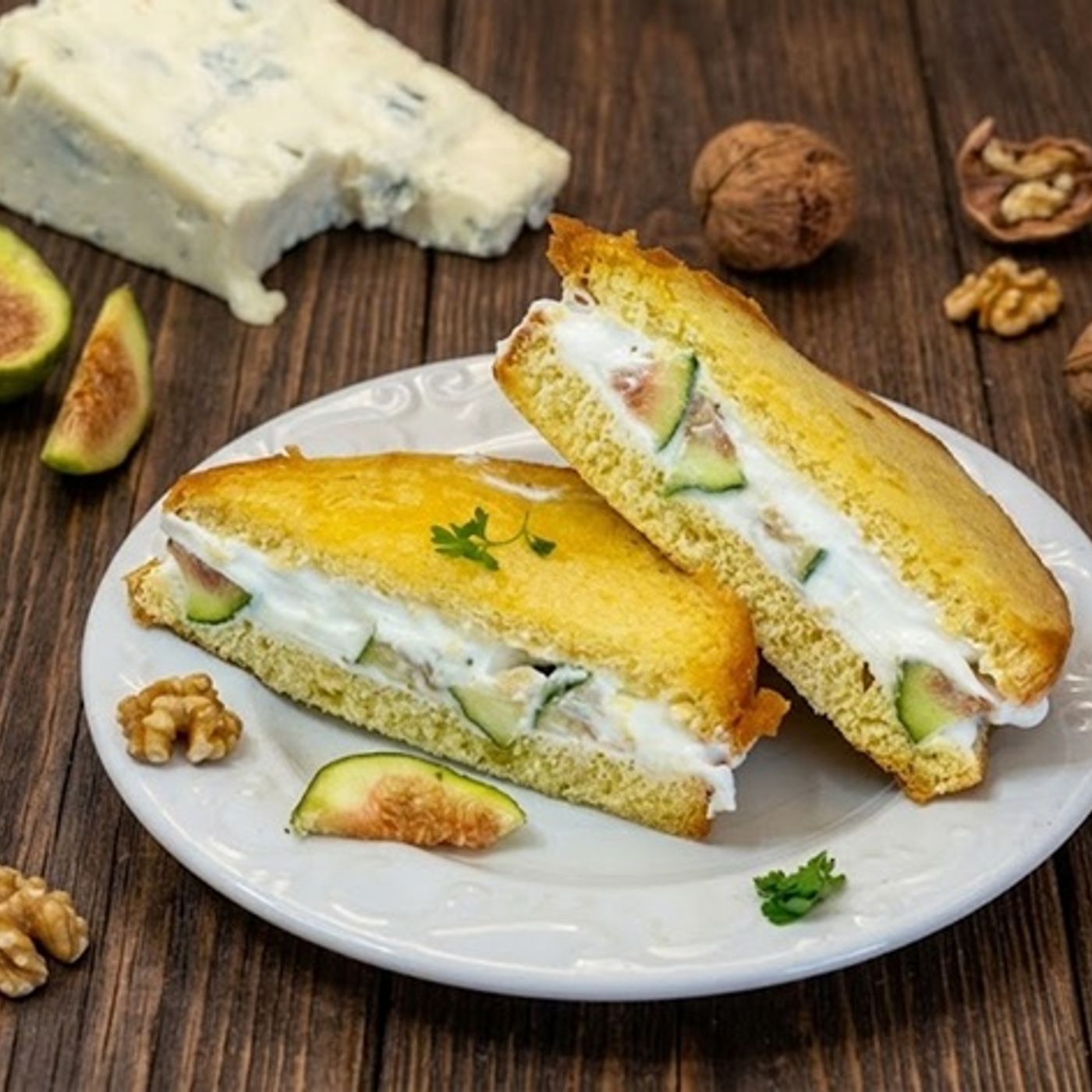 Tramezzini con gorgonzola, fichi e noci: la ricetta gourmet veloce e irresistibile episode artwork