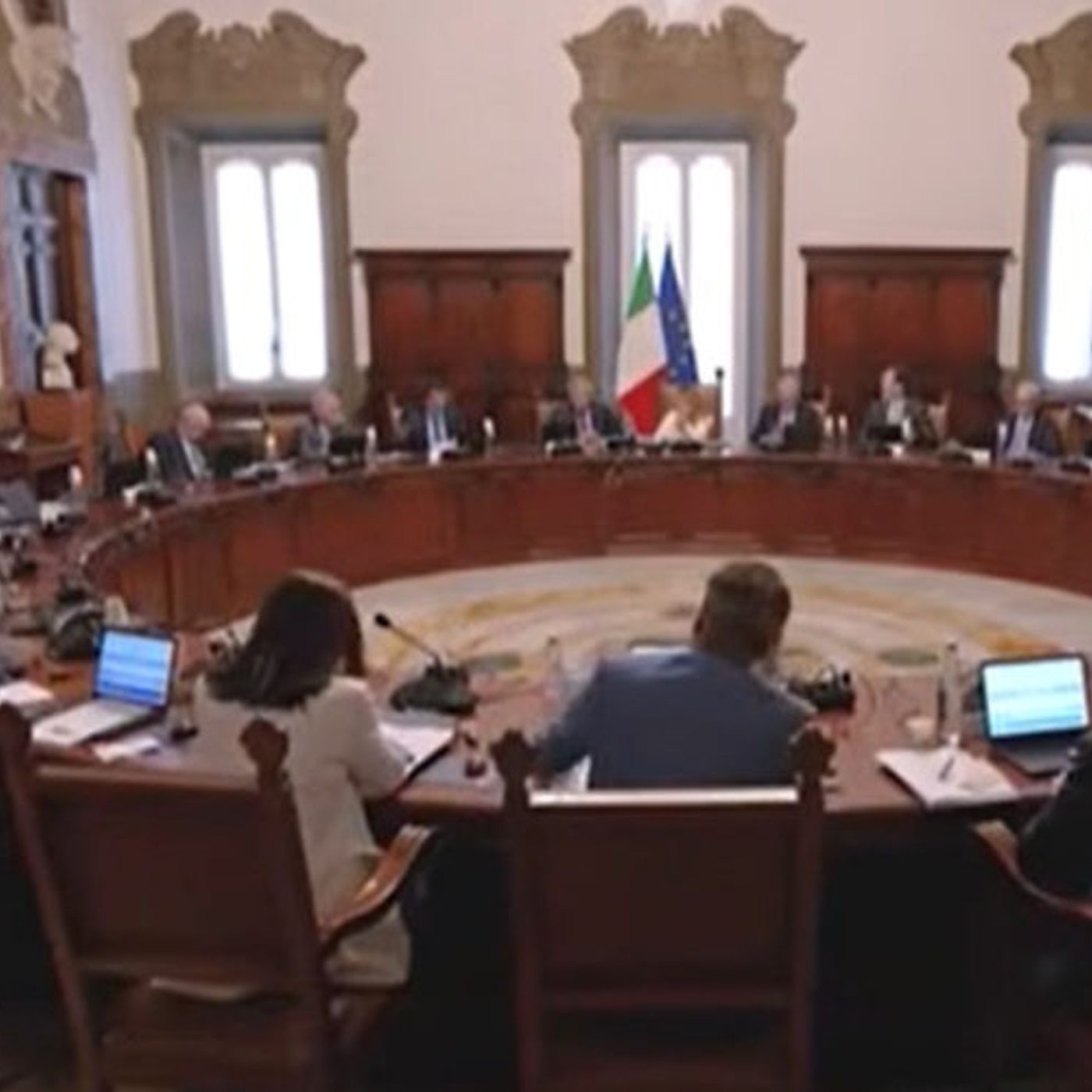 Carburanti, Cdm proroga il taglio sulle accise fino al 5 settembre episode artwork