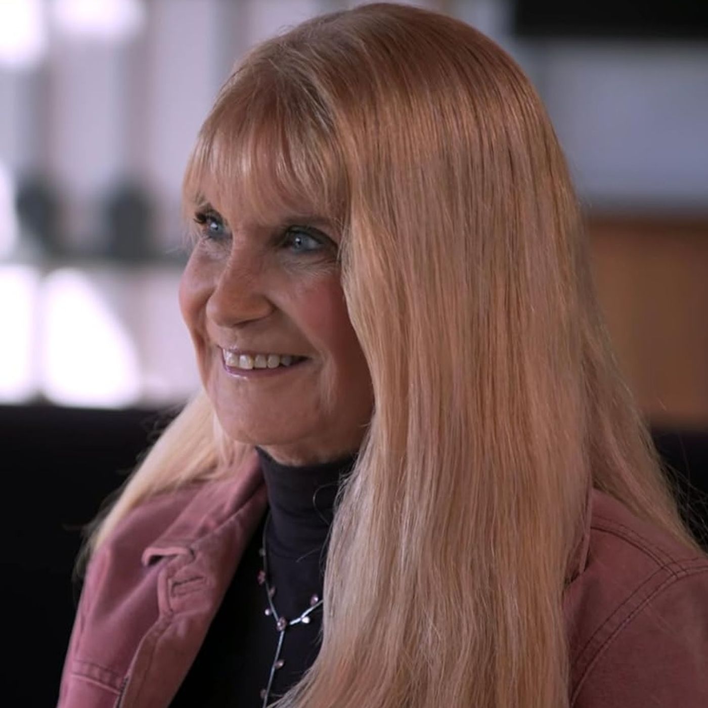 Rob McConnell Interviews - DR. LYNNE KITEI - Those Mysterious The Phoenix Lights