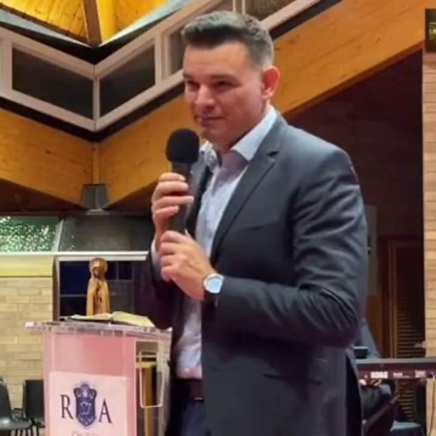 Ce vede Dumnezeu la tine? - Adi Mocan Ce vede Dumnezeu la tine? - Adi Mocan