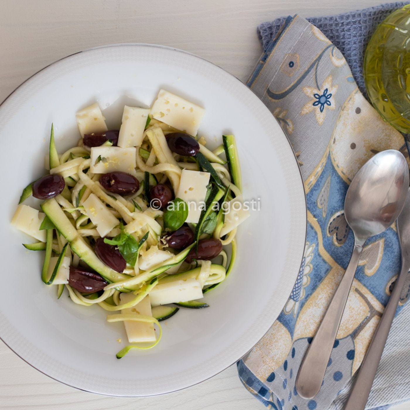 Insalata di zucchine marinate con Asiago e olive taggiasche episode artwork