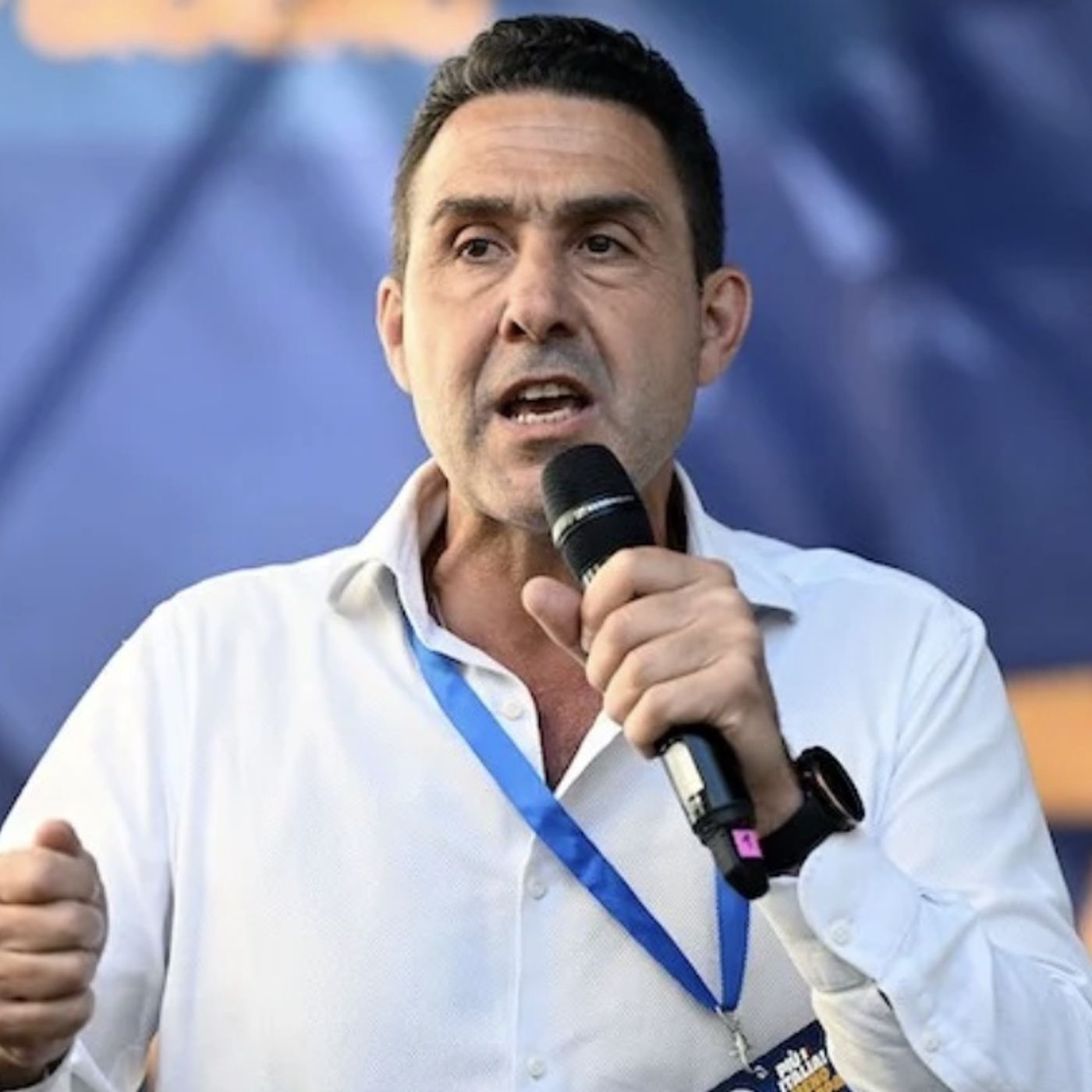 Allenatori al limite, il pisello che scompare, il presepe di Vannacci e il nuovo romanzo di De Giovanni