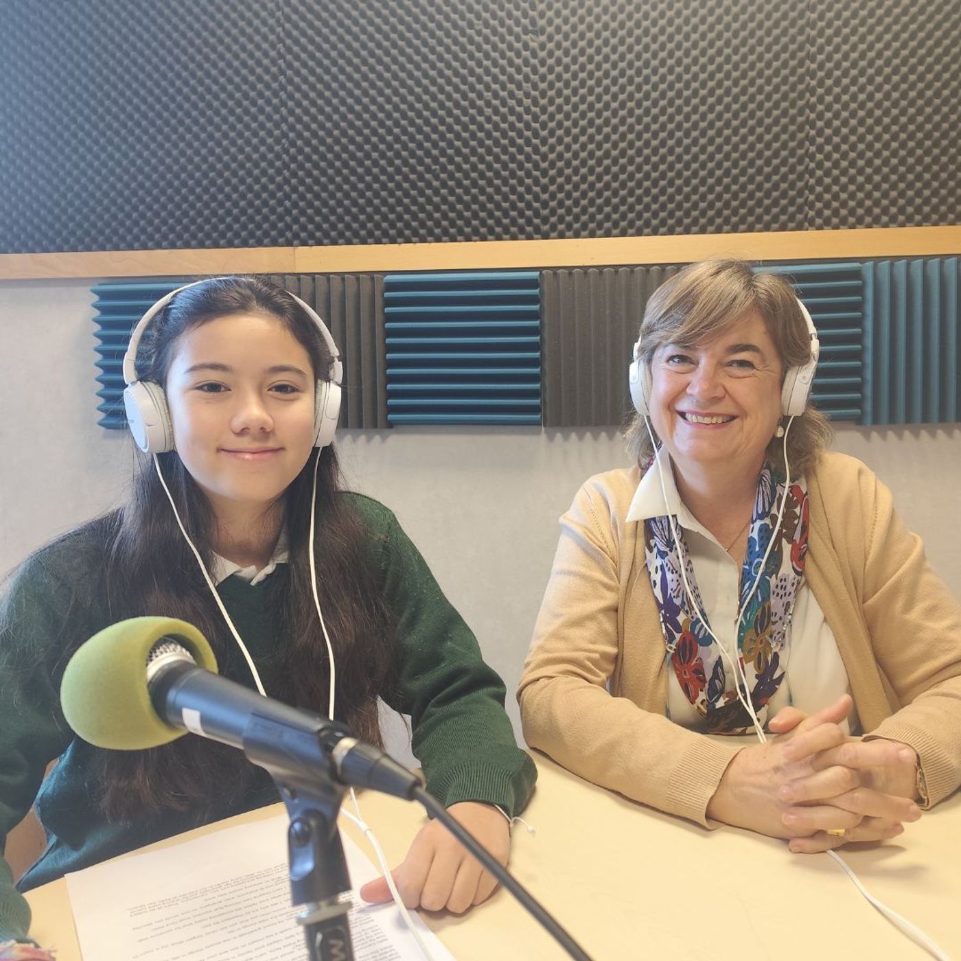 La entrevista más personal de Carmenchu, profesora de ESO, a través de Sara, alumna de 1º ESO episode artwork