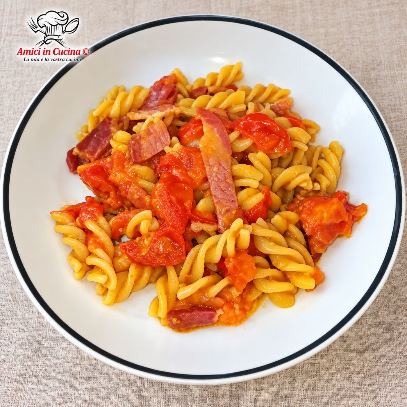 Pasta pomodorini e prosciutto crudo: il salva-cena veloce e saporitissimo