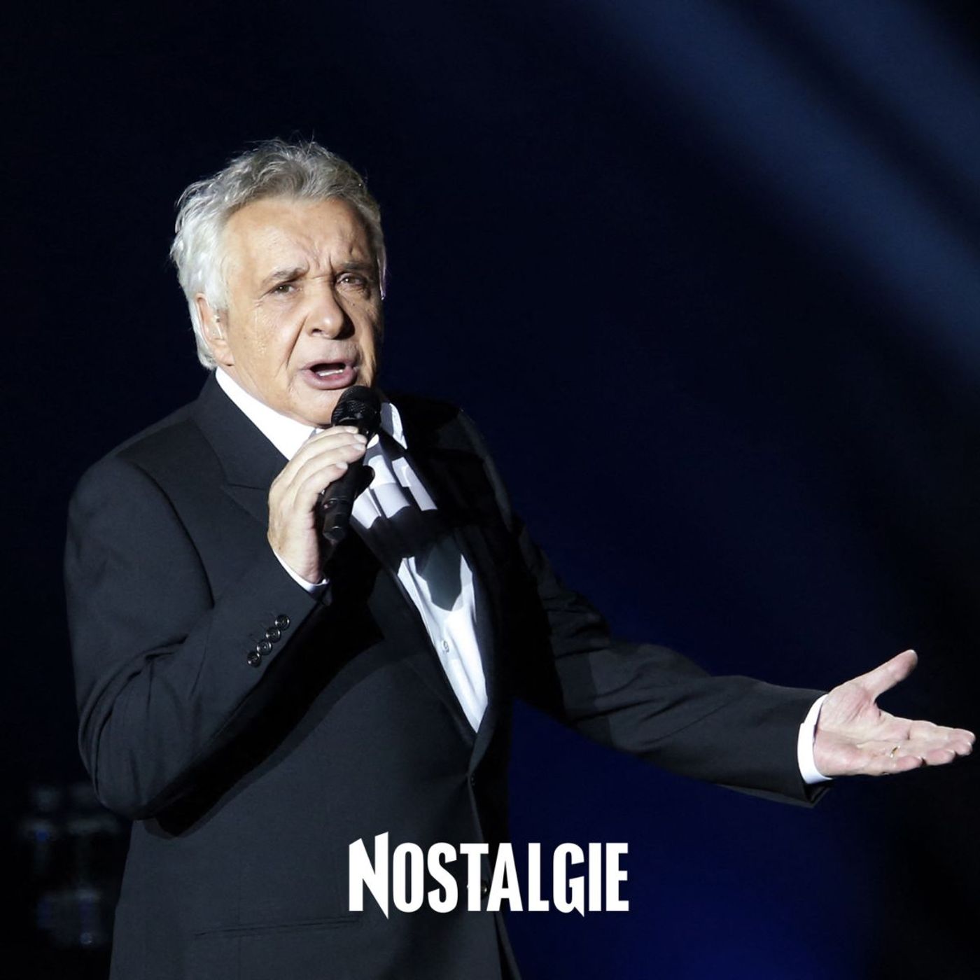 Michel Sardou sort de sa retraite pour régler des comptes