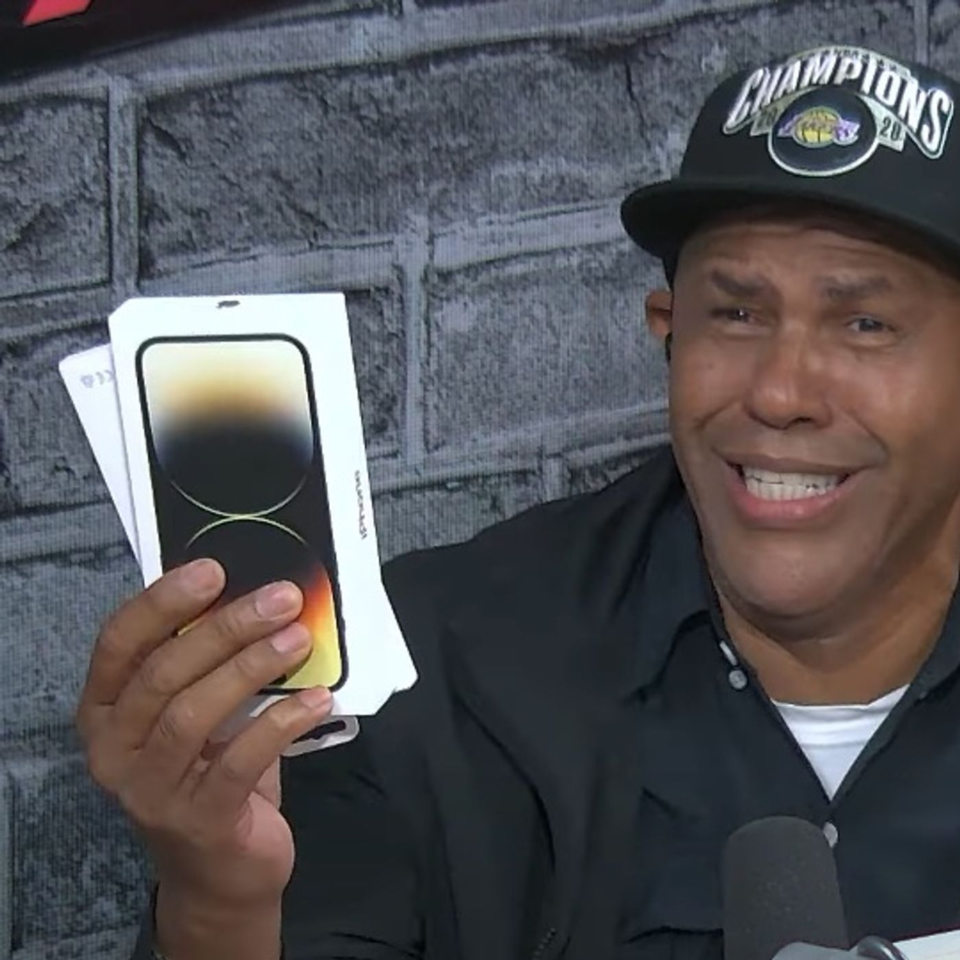 Boletrí sigue en Racha y le Regalan Iphone 14!