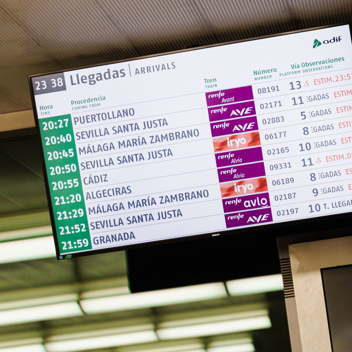 Tertulia de Federico: Es caos se adueña de Atocha y Santa Justa tras otra noche para olvidar