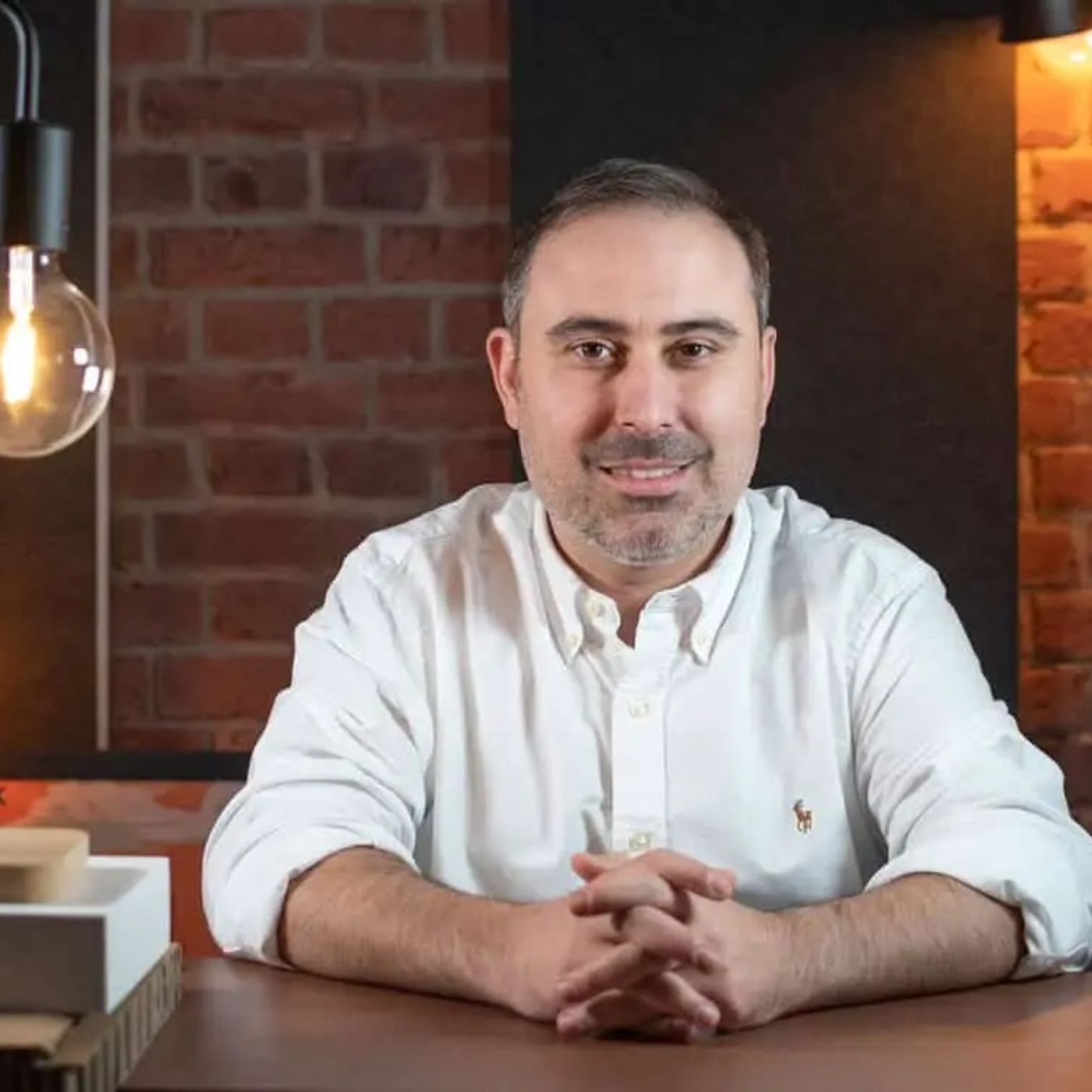 Enrique Couto prevé el futuro en Irán: "La única forma de cambio es una insurrección popular"