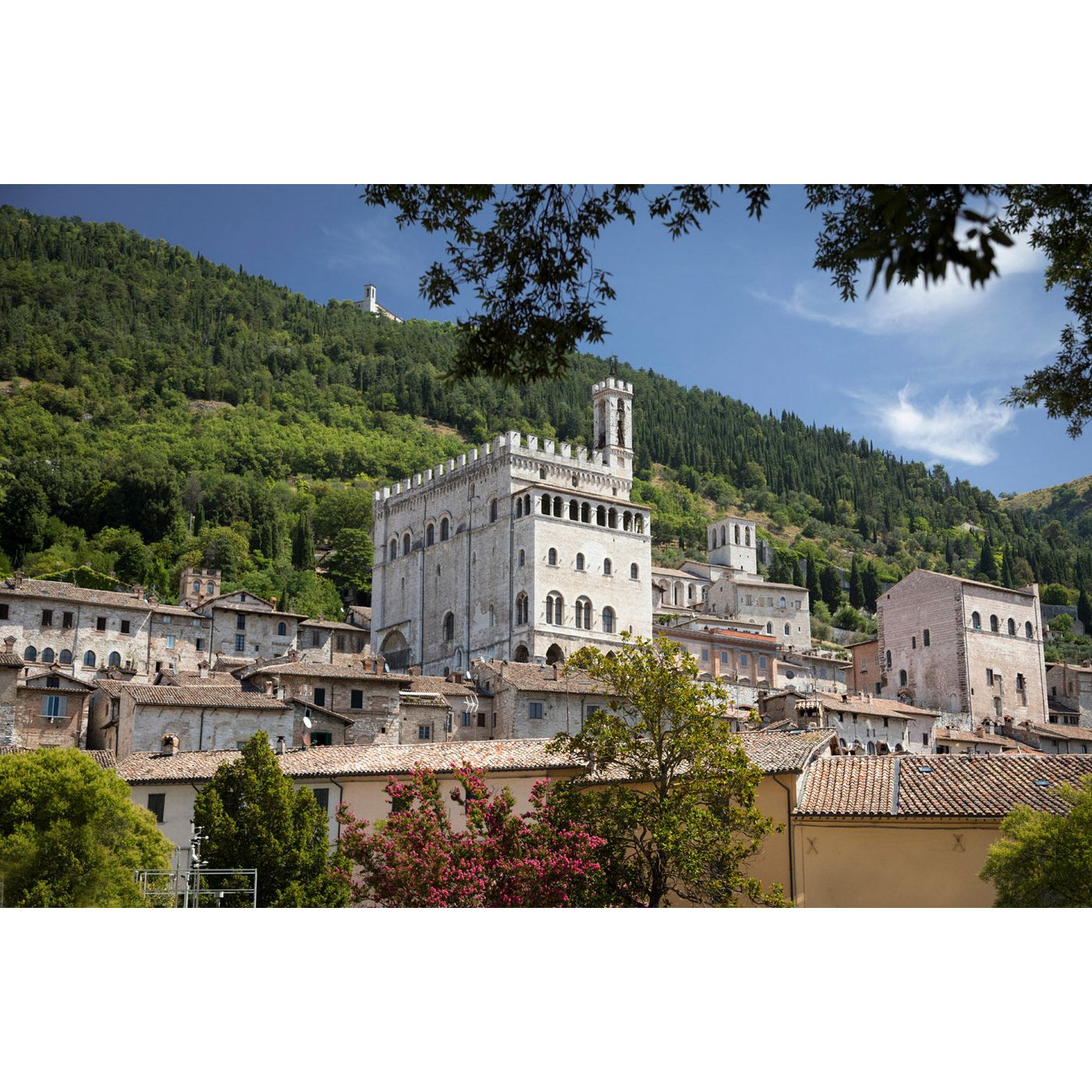 Il palazzo dei Consoli di Gubbio «Terre d'Italia» di Cesare Brandi episode artwork