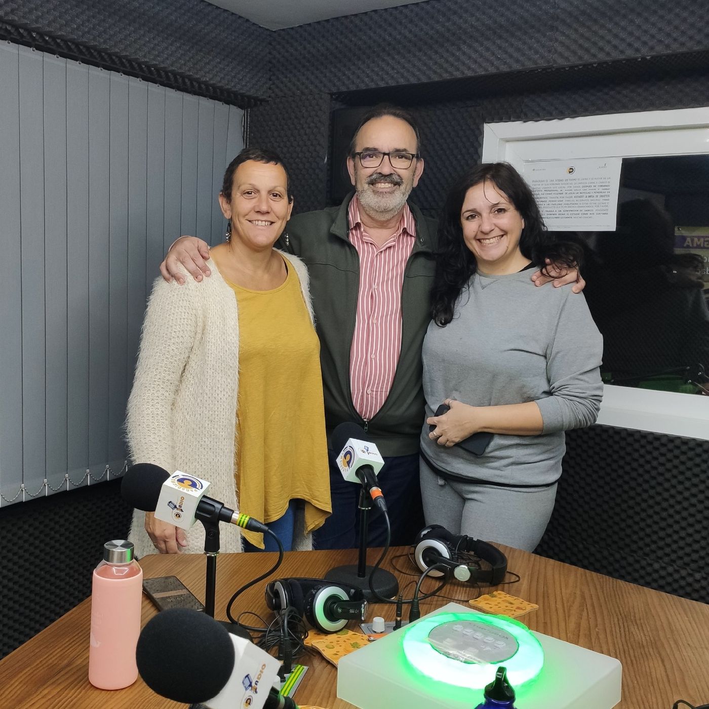 QTCE [24/11/22] “Señoras que opinan”: Tertulia con Paloma Puerto y Marta Barreira. episode artwork