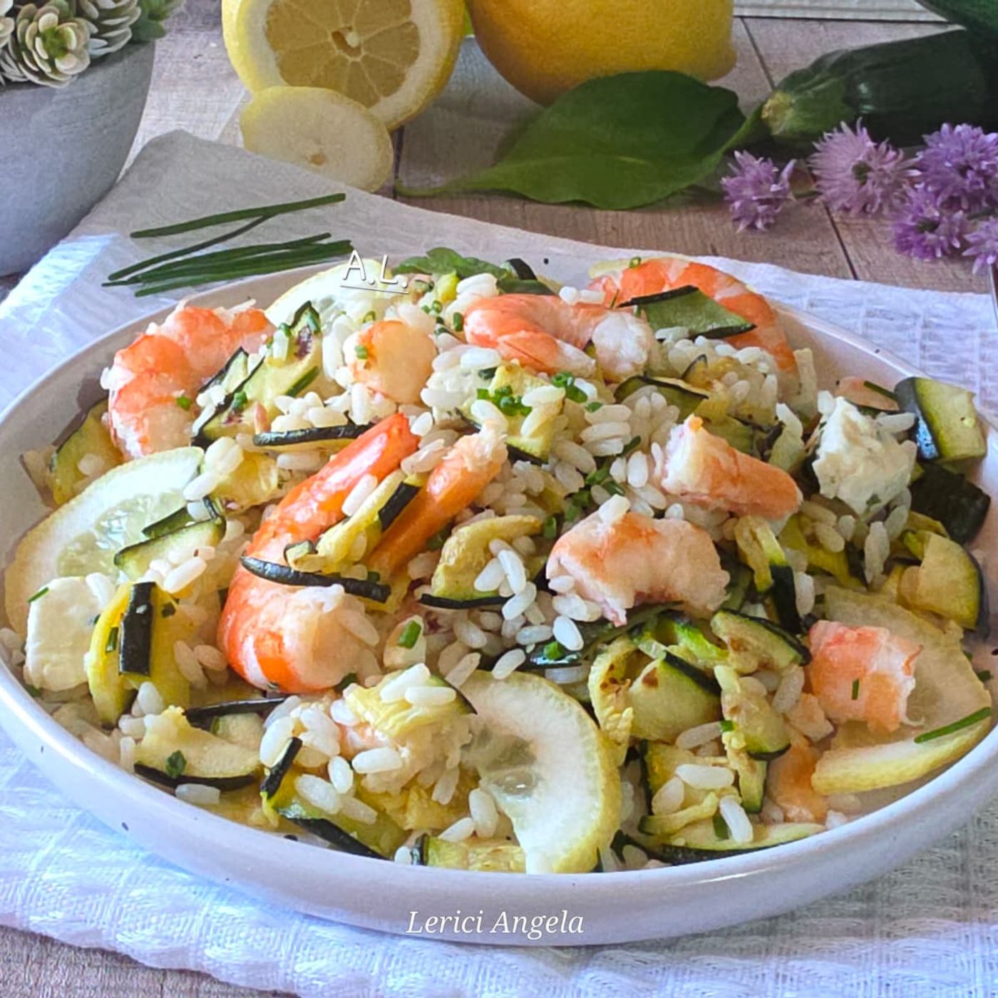 Riso freddo con zucchine e gamberetti il piatto estivo e leggero pronto in 15 minuti episode artwork