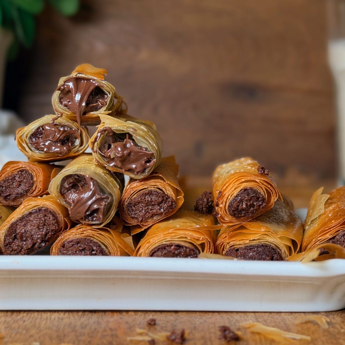 Cannoli di pasta fillo con crema alle nocciole: la ricetta facile, croccante e veloce episode artwork