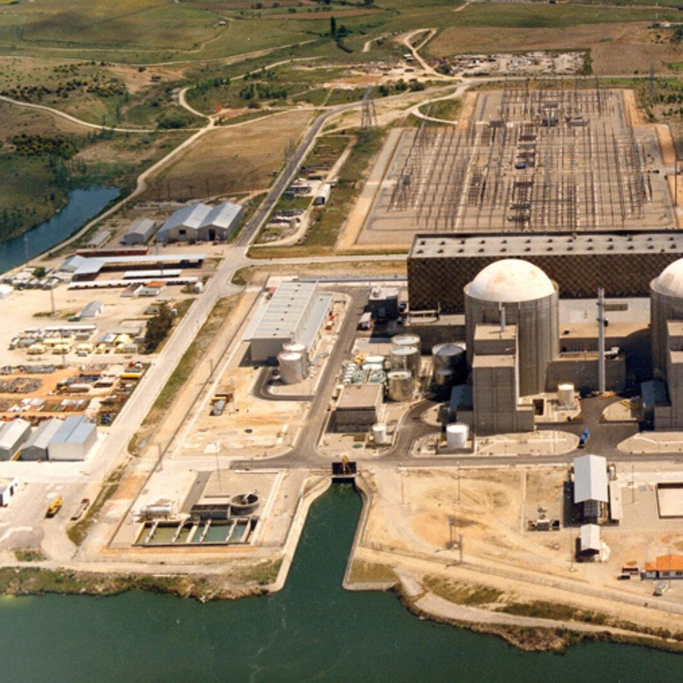 Es Noticia: La central nuclear de Almaraz seguirá abierta hasta 2030 tras la prórroga del Gobierno episode artwork