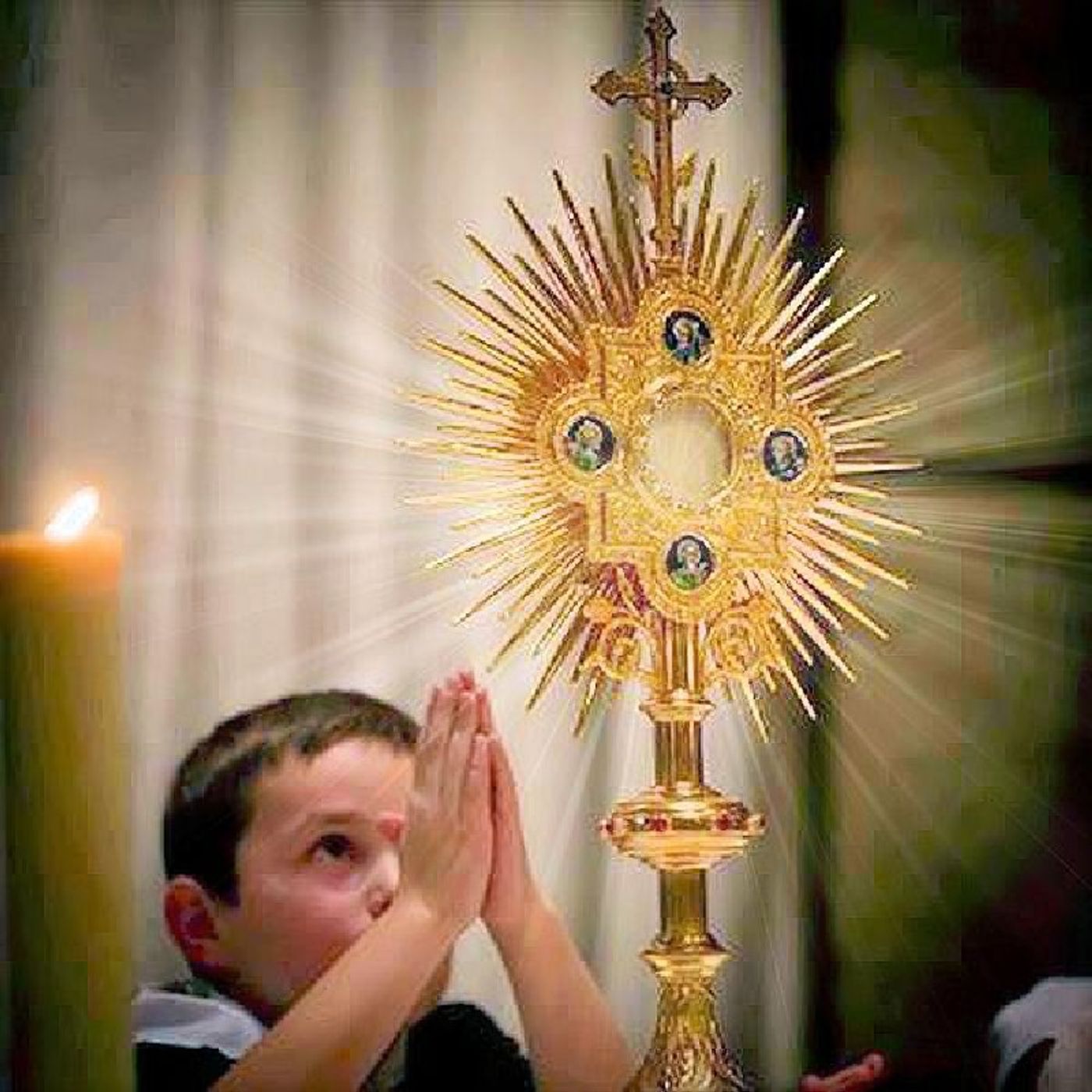 La Reflexión del Día "Amor adorador y reparador a Jesús Eucaristía" episode artwork