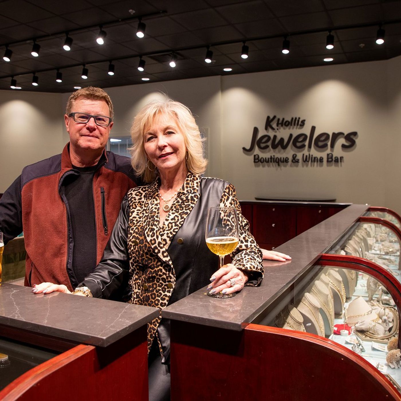 Batavia’s K. Hollis Jewelers marks 21 years, will raffle 2.1-carat diamond episode artwork