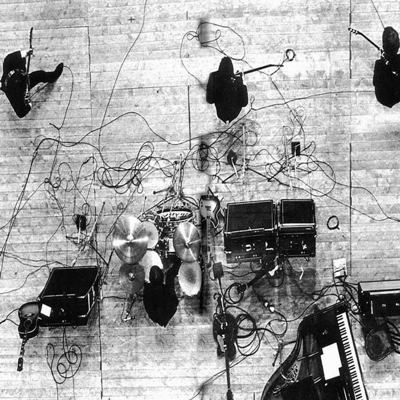 El Club de los Beatles: The Beatles comienzan su gira europea en París episode artwork