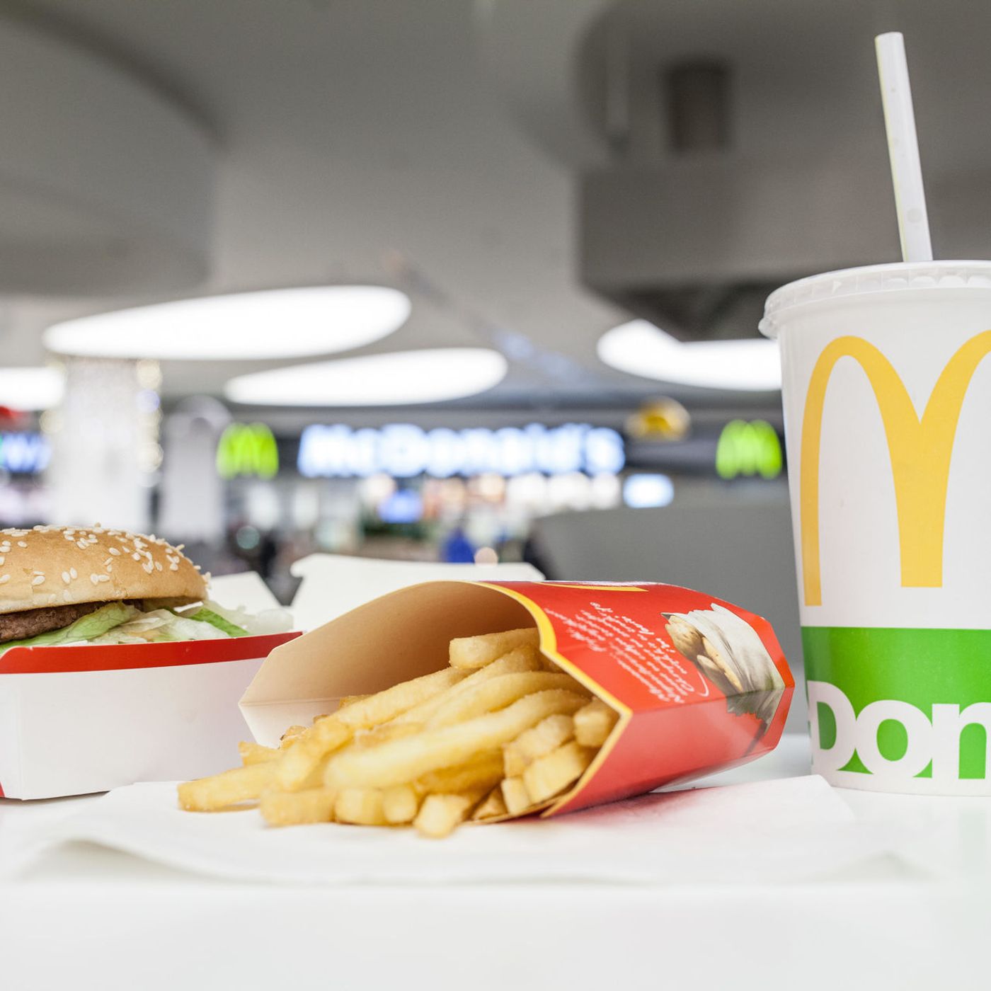 La República de los Tonnntos: La izquierda pide boicot a Carrefour, McDonalds y Coca Cola "por colaborar con Israel"