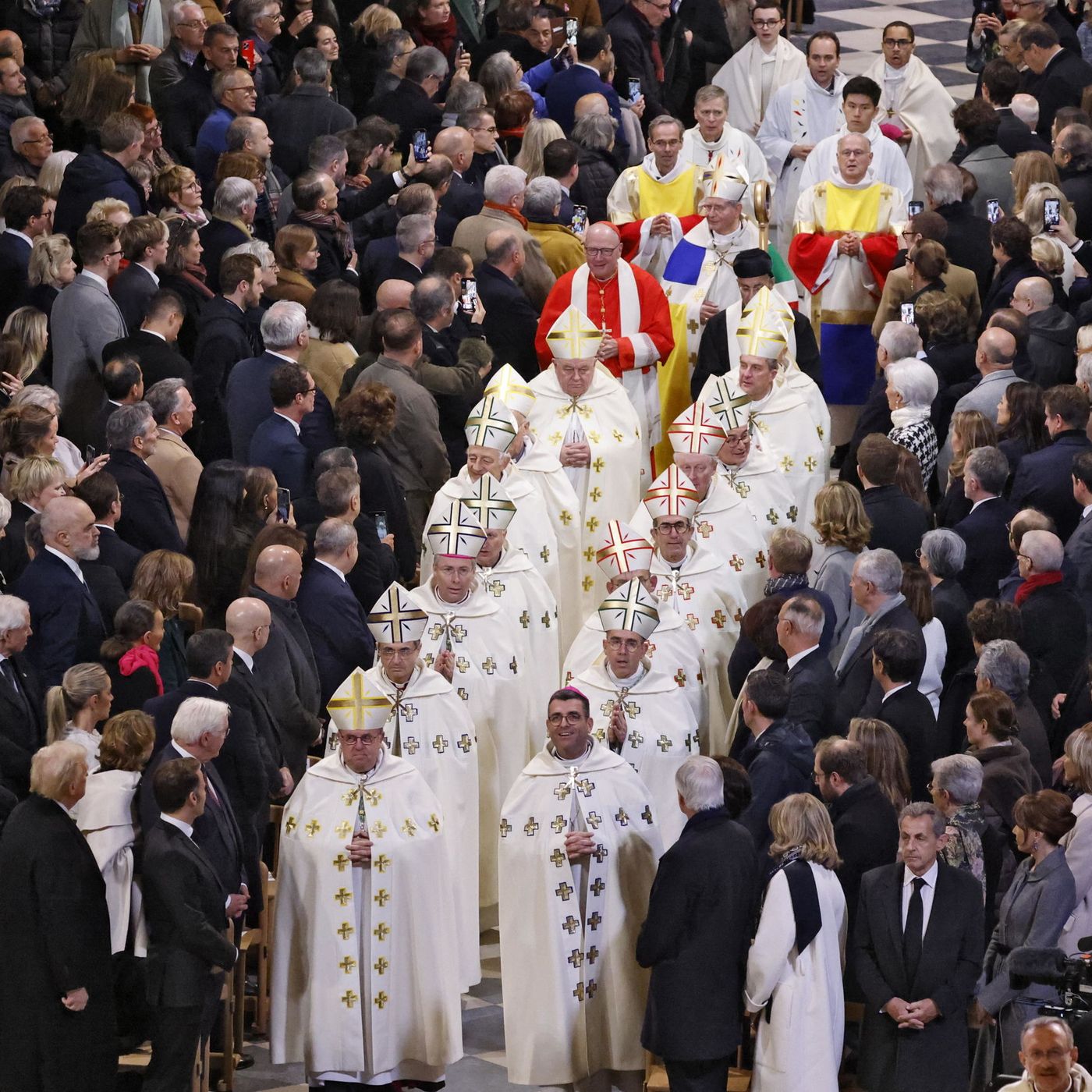 Academia Caballero: La novela histórica y Notre Dame