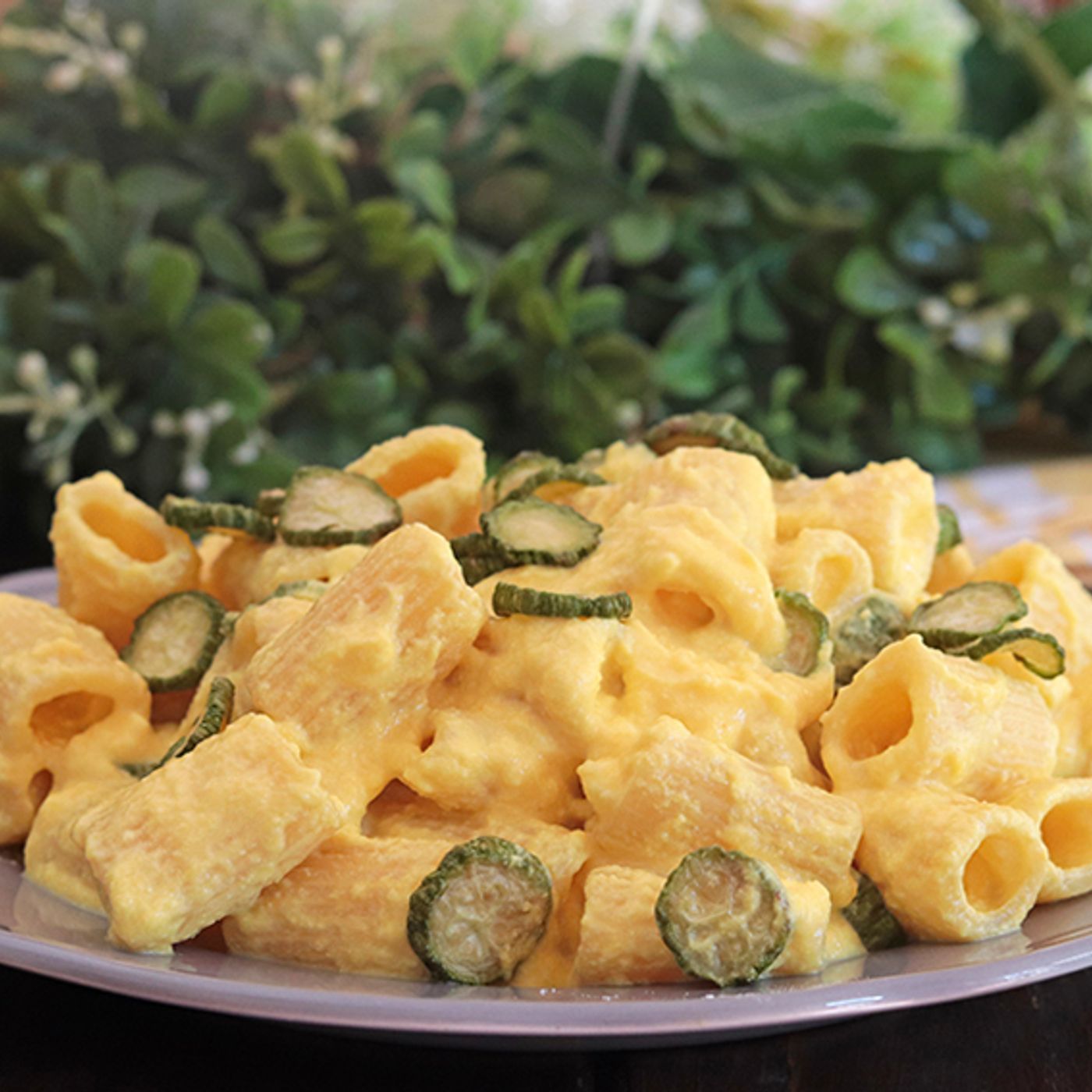 Pasta con ricotta zafferano e zucchine