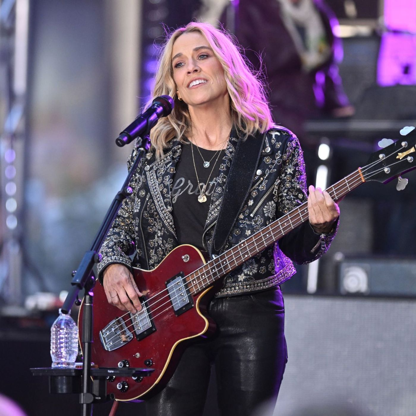 Sheryl Crow hits out at Trump Administration for staging UFC fight at White House with Michelle Obama smear: “Disgraceful and void of decenc episode artwork