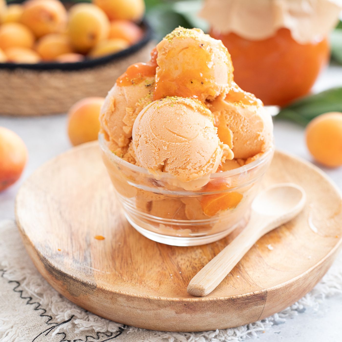 Gelato all'albicocca con gelatiera episode artwork