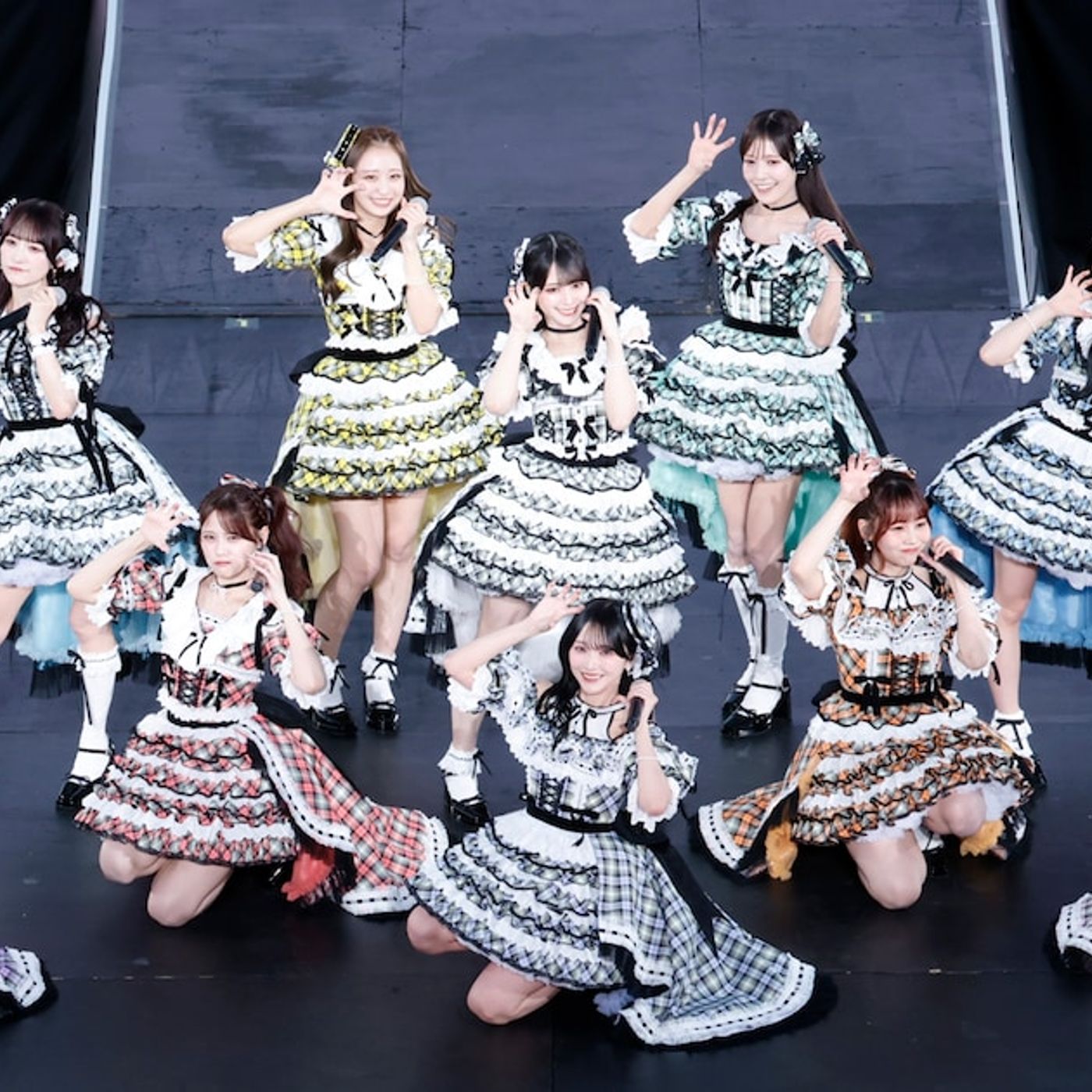＝LOVE、超満員の横浜スタジアム2DAYS！生バンド、シンガロング、花火…特別な瞬間が連続（ライブレポート / 写真22枚） - 音楽ナタリー episode artwork