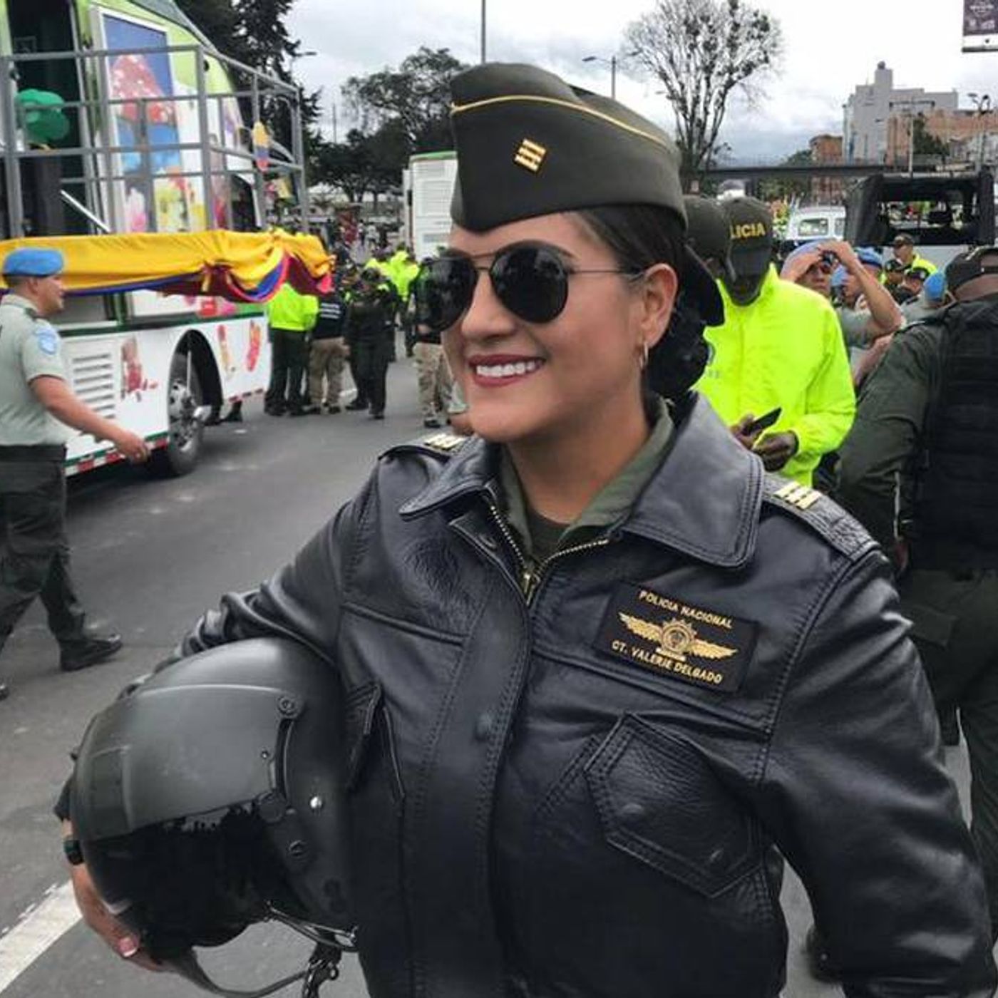 Valerie Delgado, la piloto de la policía que prefirió dejar su pasión de volar para seguir con su empresa de cosméticos episode artwork