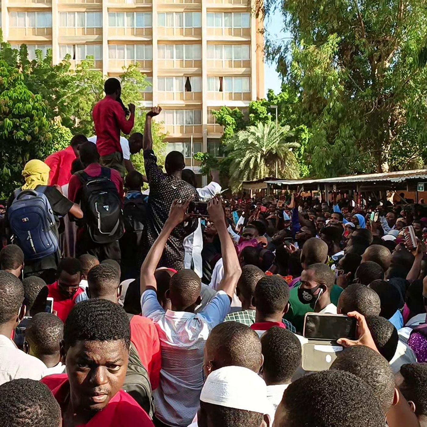 Meeting des scolaires à Niamey episode artwork