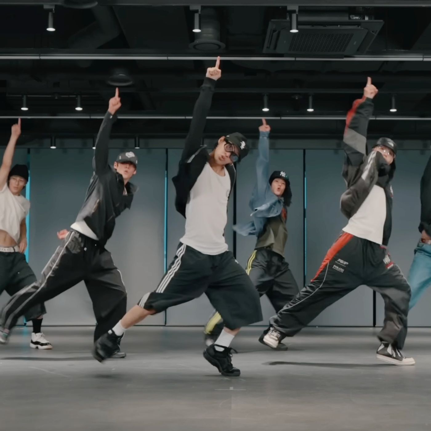 Watch: RIIZE Shows You How To “Do your dance” In High-Energy Dance Practice Video | Soompi episode artwork