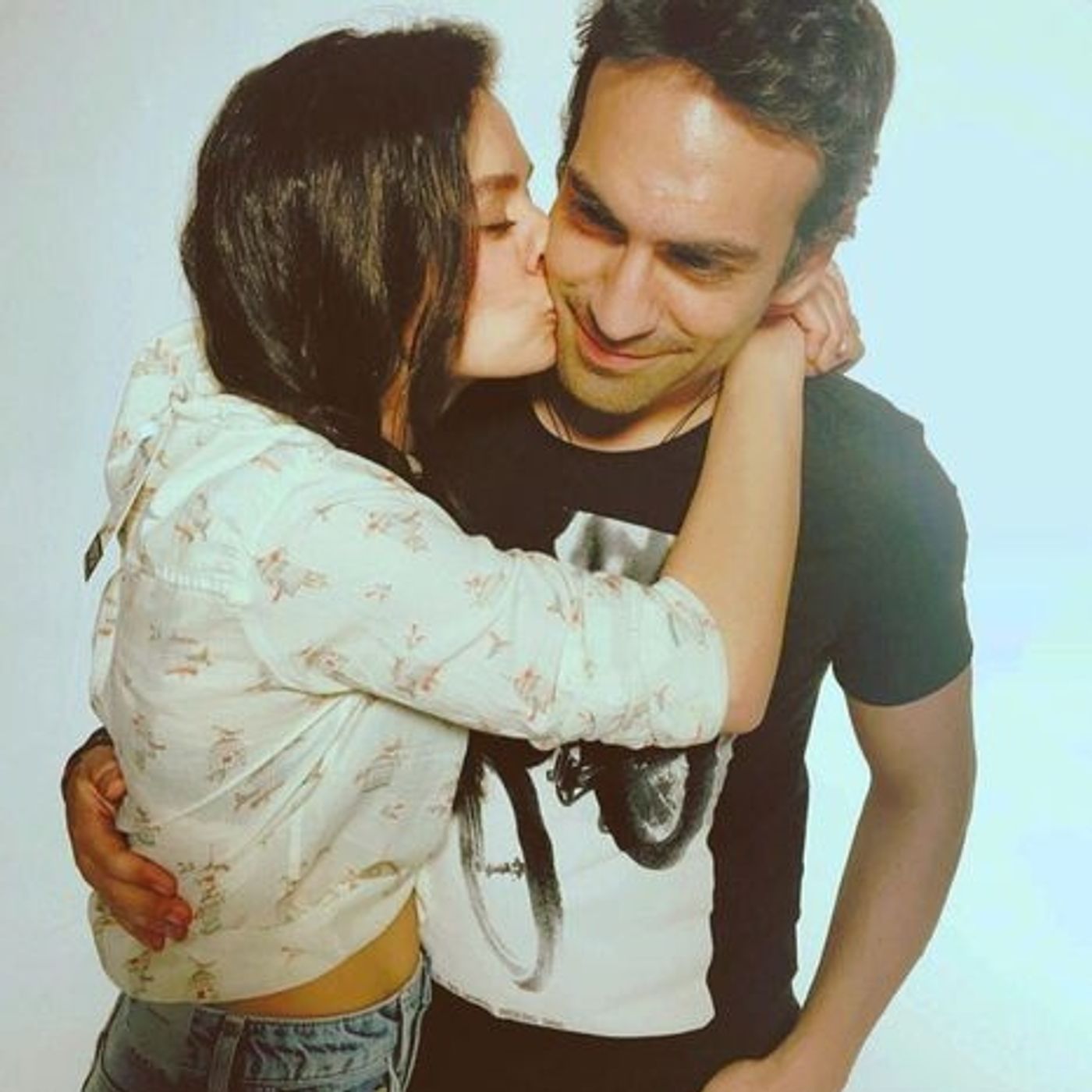 aşkyeniden. cover art