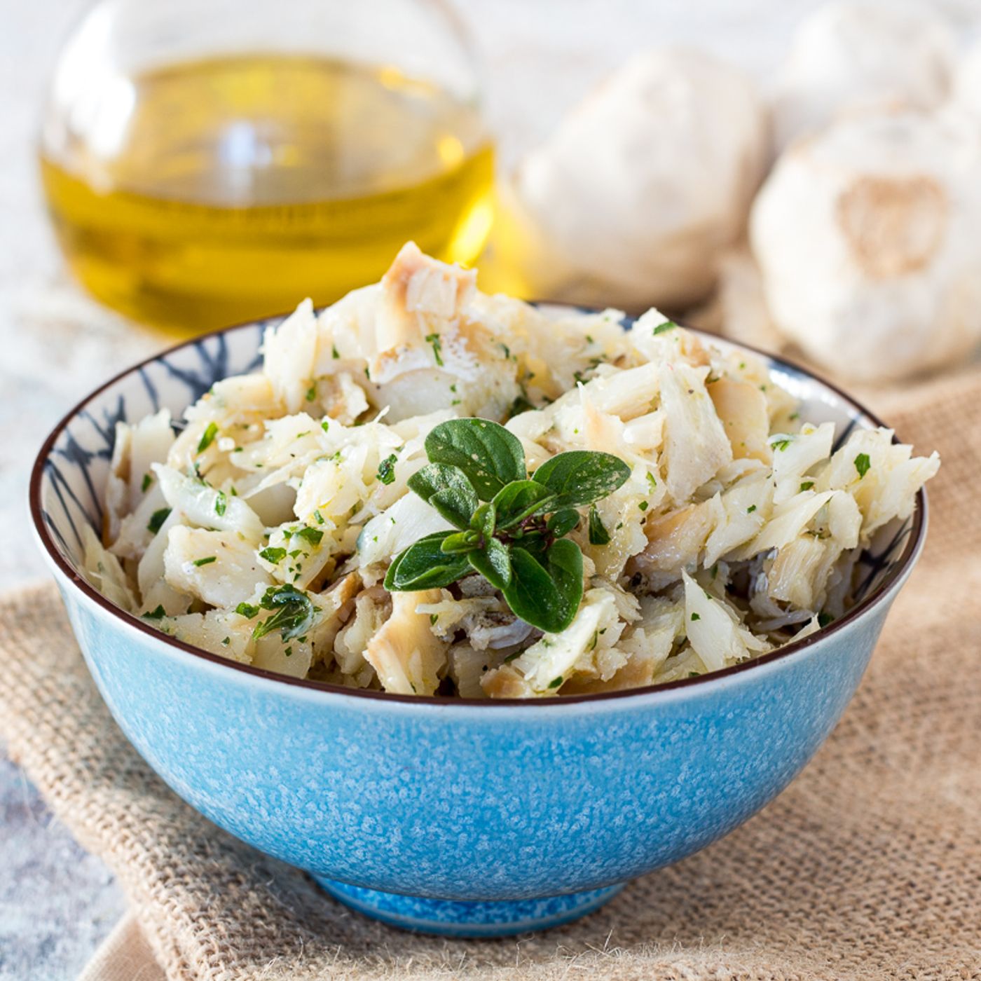 BACCALÀ LESSO AGLIO E PREZZEMOLO