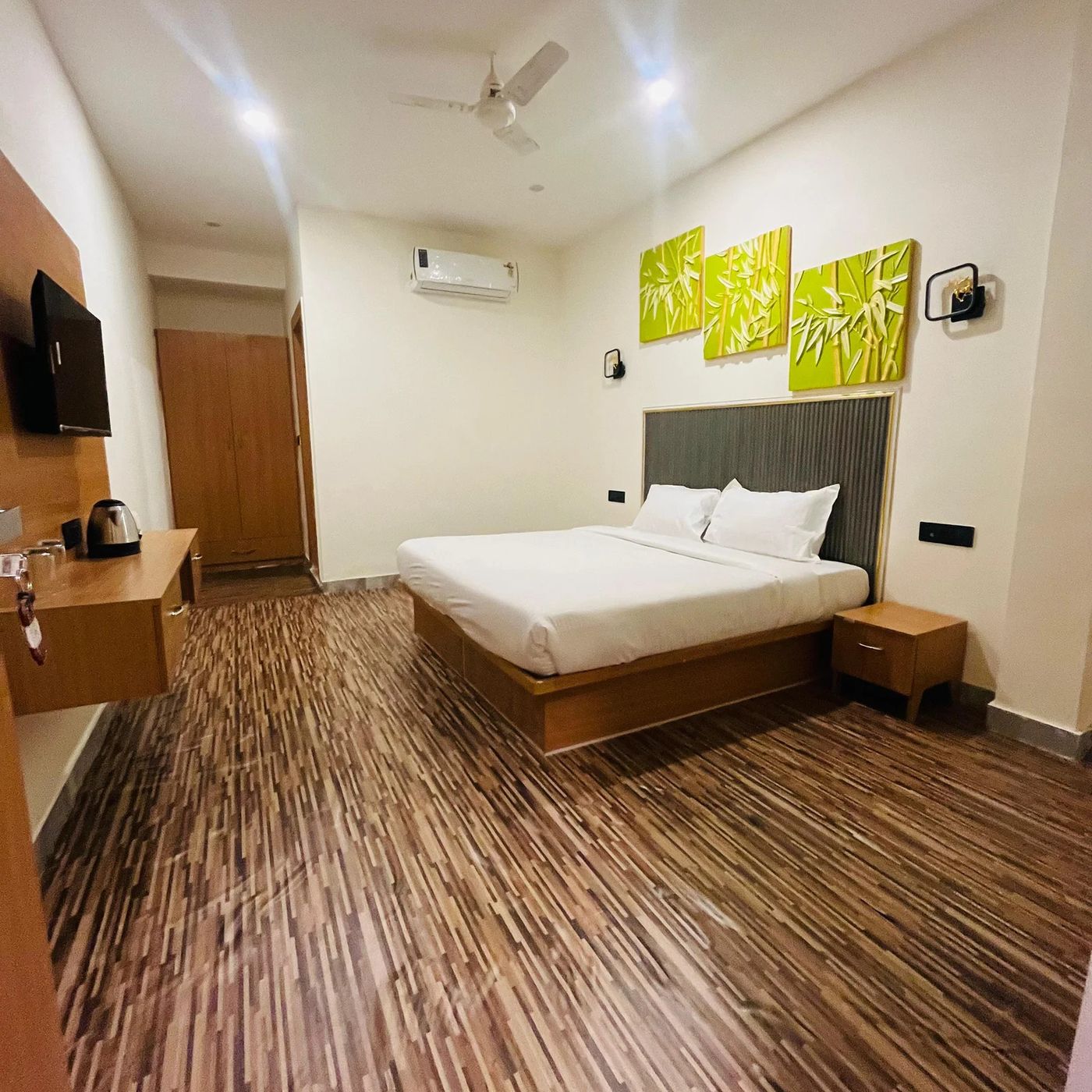 Cheap Hotels in Greater Noida West