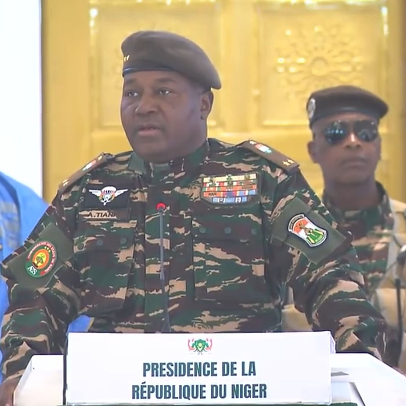 remise du rapport final des Assises nationales au général Abdourahmane Tiani, chef de l’État episode artwork
