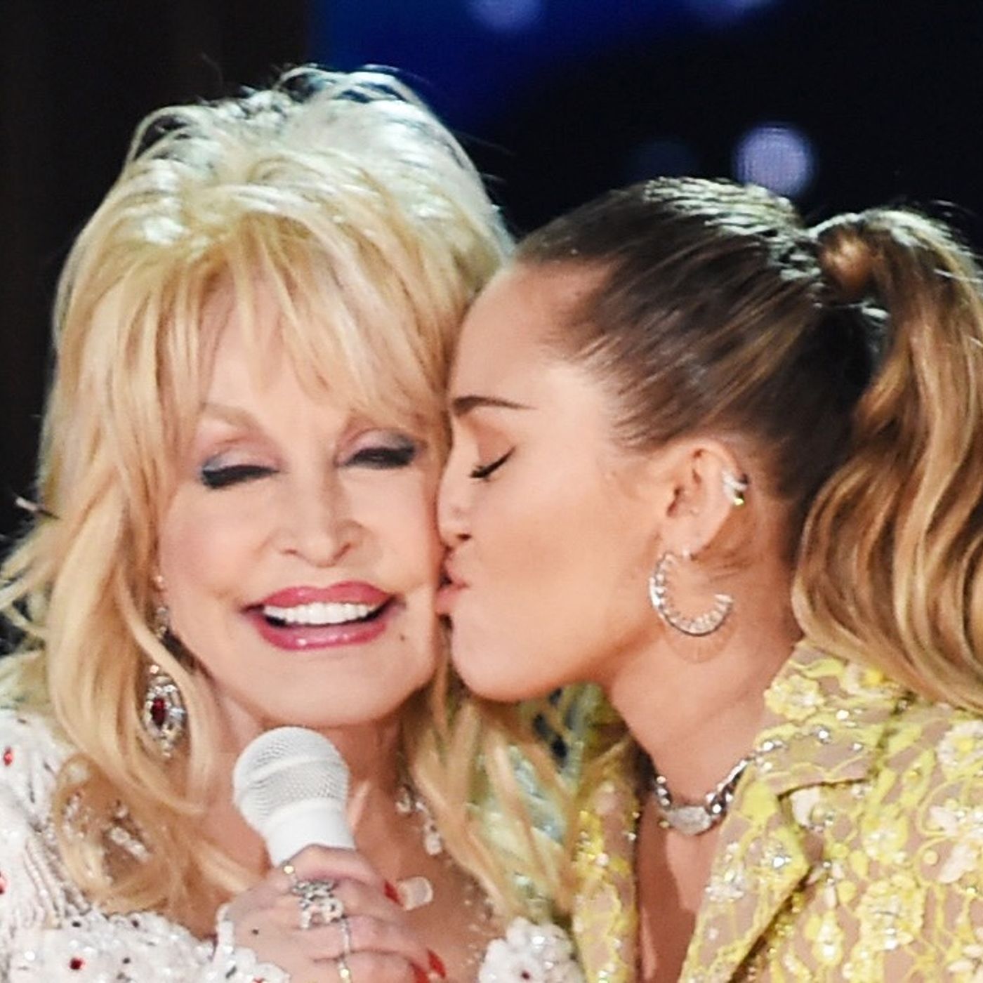 Miley Cyrus Pays Tribute to Dolly Parton at Hollywood Bowl Comeback Concert