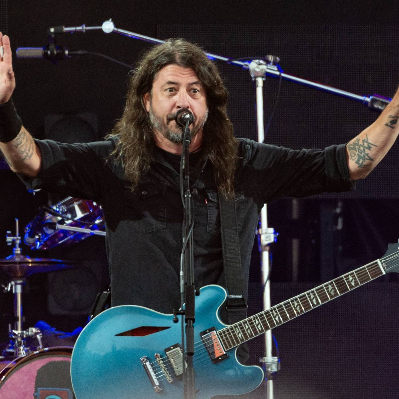 Dave Grohl reflects on breaking leg as Foo Fighters return to Sweden exactly 11 years later: “It was my favourite Foo Fighters show of our f episode artwork