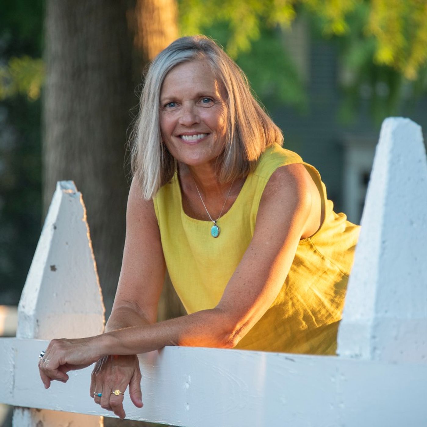 Therapist and Life Coach for Midlife Women