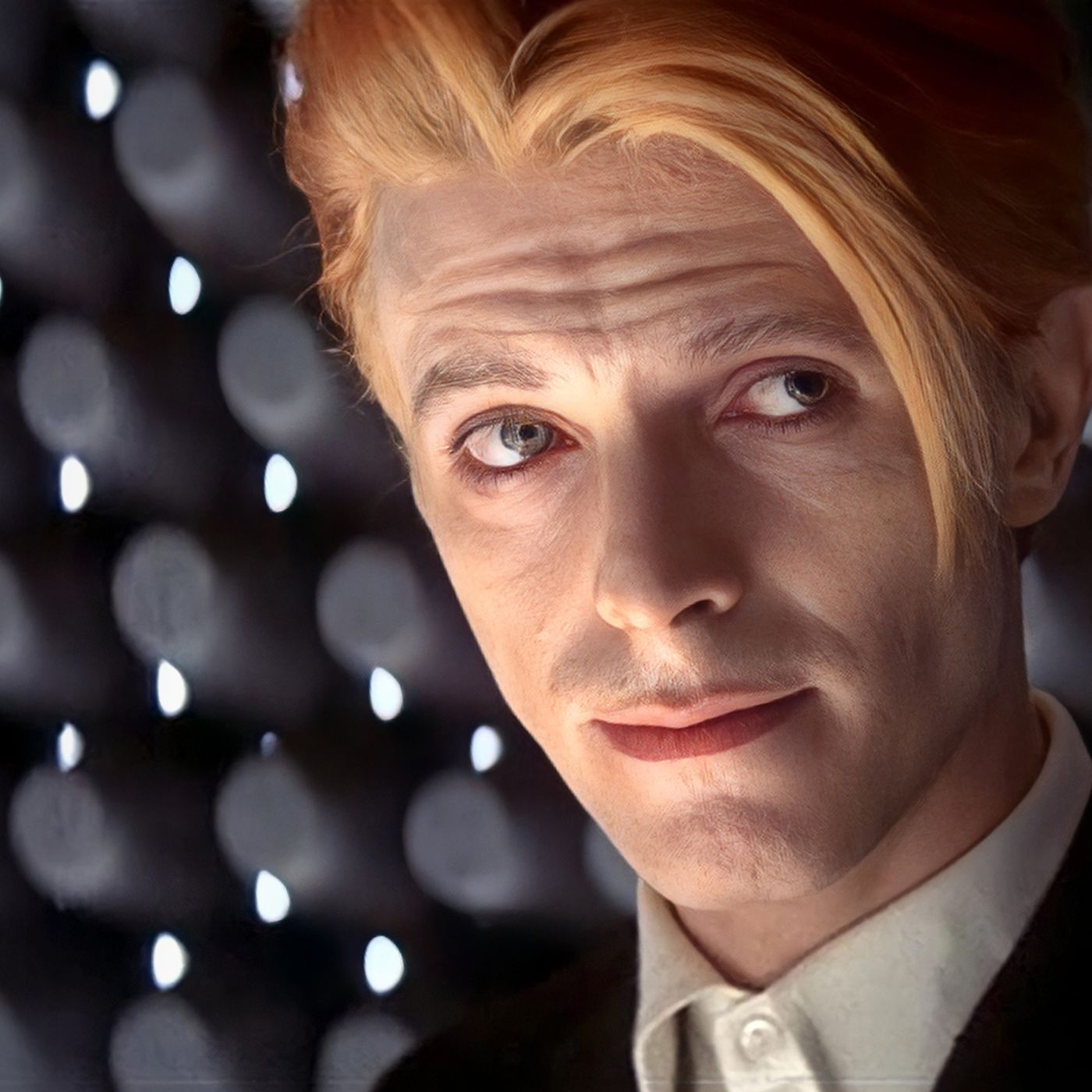 Estrenos en plataformas: Bowie y los extraterrestres invaden FlixOlé mientras Jason Momoa reparte leña en Prime Video