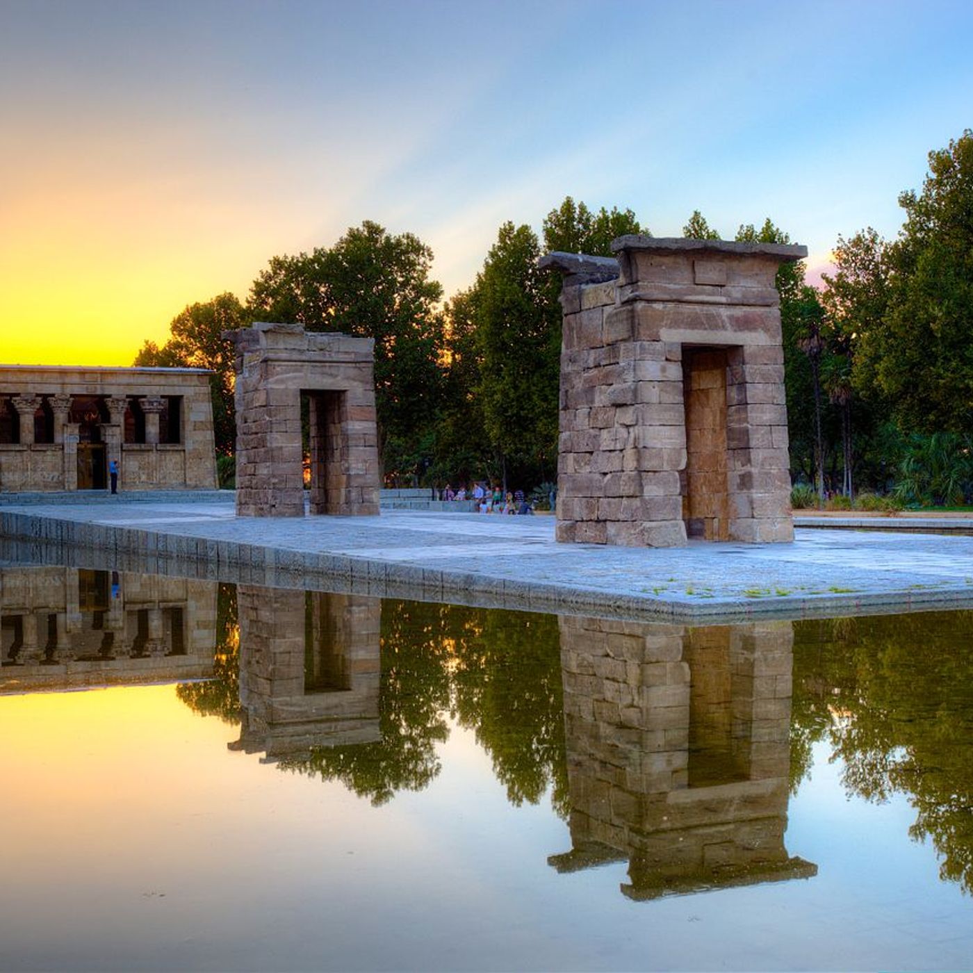 Las noticias de Herrero: Empresarios y arquitectos se unen para salvar el Templo de Debod del deterioro ambiental