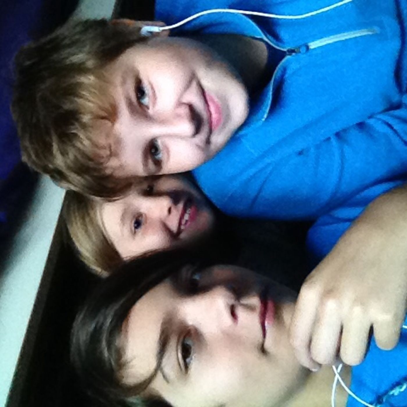 Con mis primos episode artwork