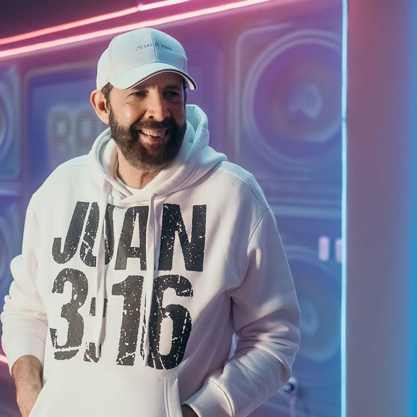 JUAN LUIS GUERRA LANZA MAMBO 23 Y NOS DA LA RAZON SOBRE LA MUSICA URBANA episode artwork