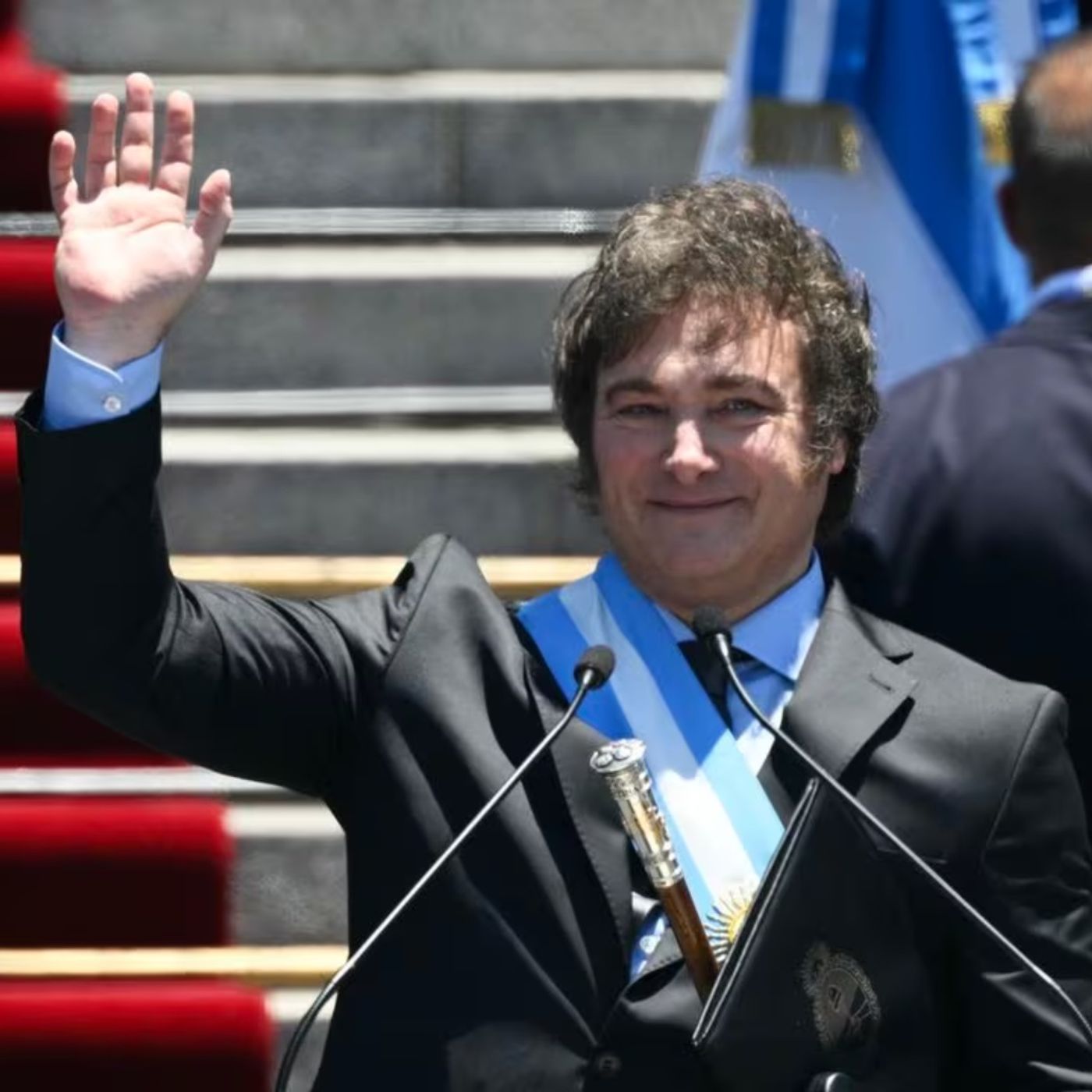 12 - El discurso completo de Milei como presidente de la Argentina el día de su asunción episode artwork