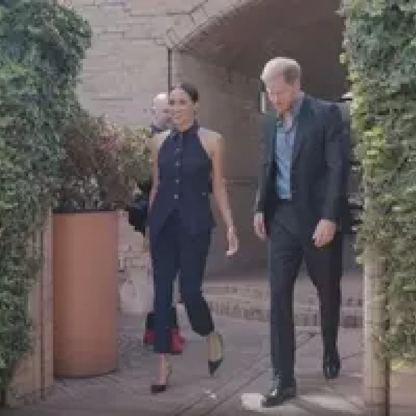 MEGHAN N HARRY'S PR DISASTER IN COLOMBIA COMPARED TO NIGERIA PART 1