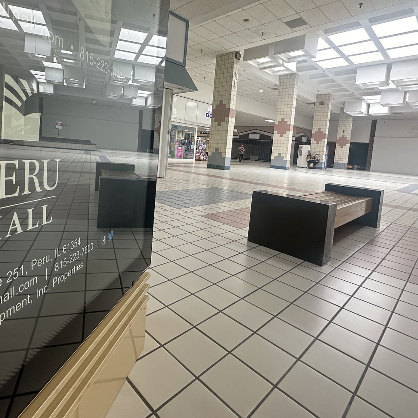 Sports cards and comics show comes to Peru Mall on Saturday episode artwork