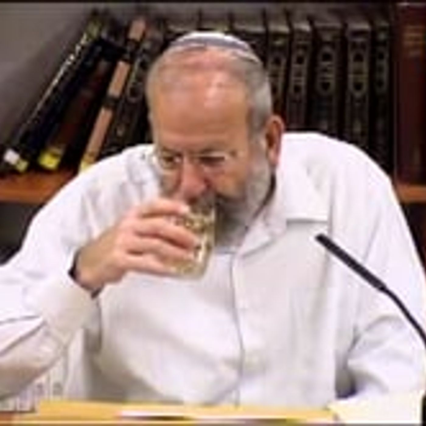 "עבדים היינו – והמקום קרבנו" episode artwork