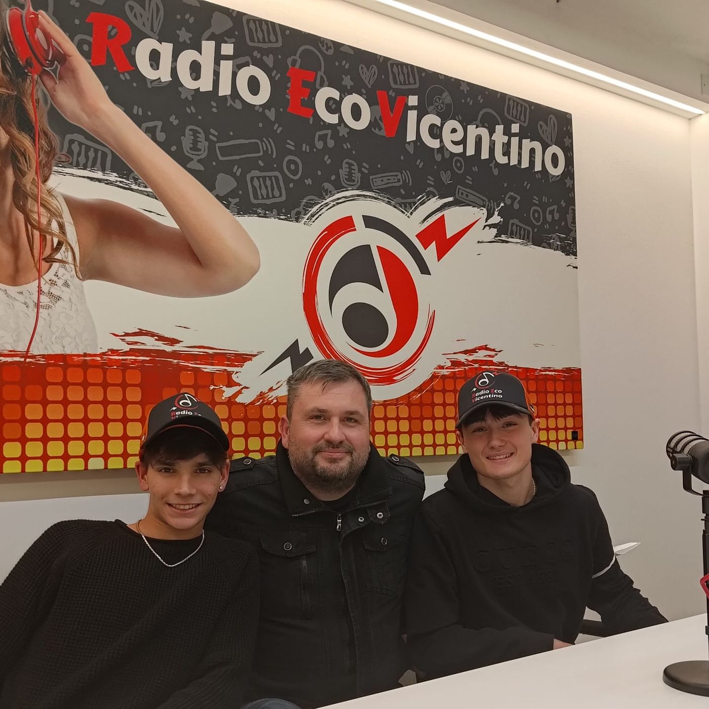 Gli Azzurrini dell'hockey su pista con l'argento (ai Mondiali) vivo addosso episode artwork