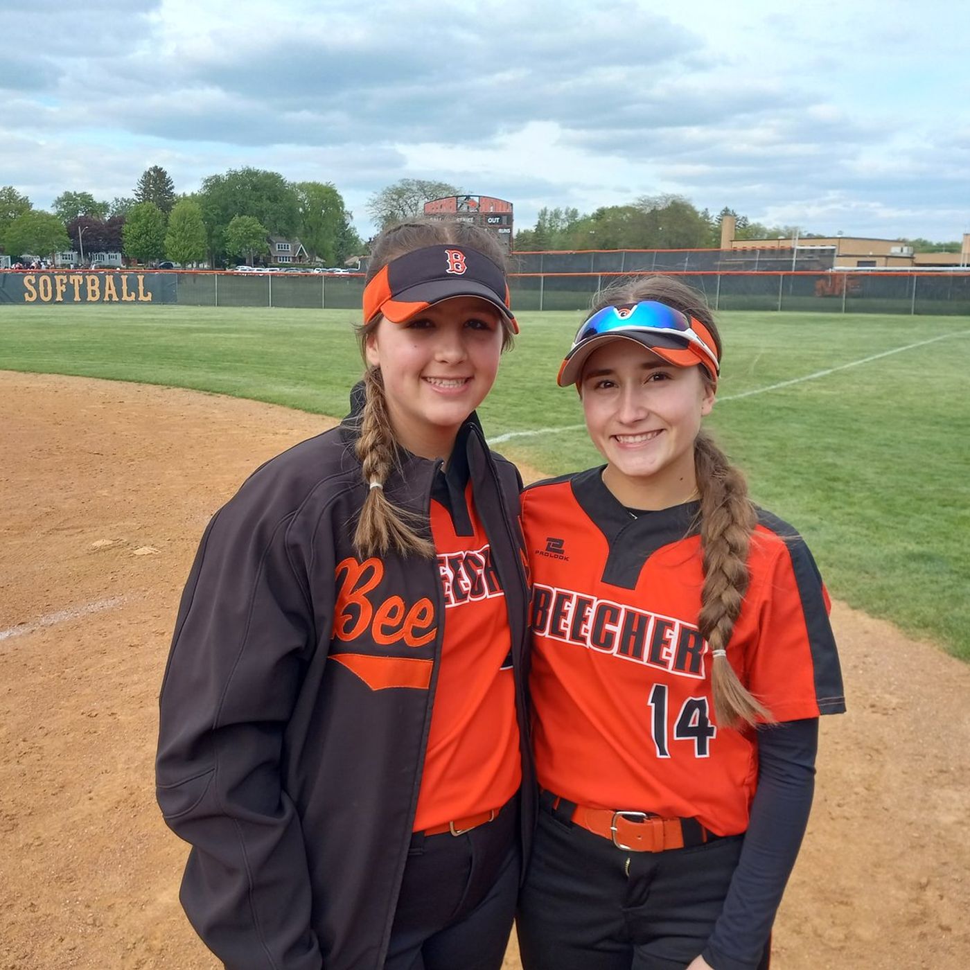 Allie Johnson’s 1-hitter, Liliana Irwin’s HR help Beecher to 5-0 win over Peotone episode artwork