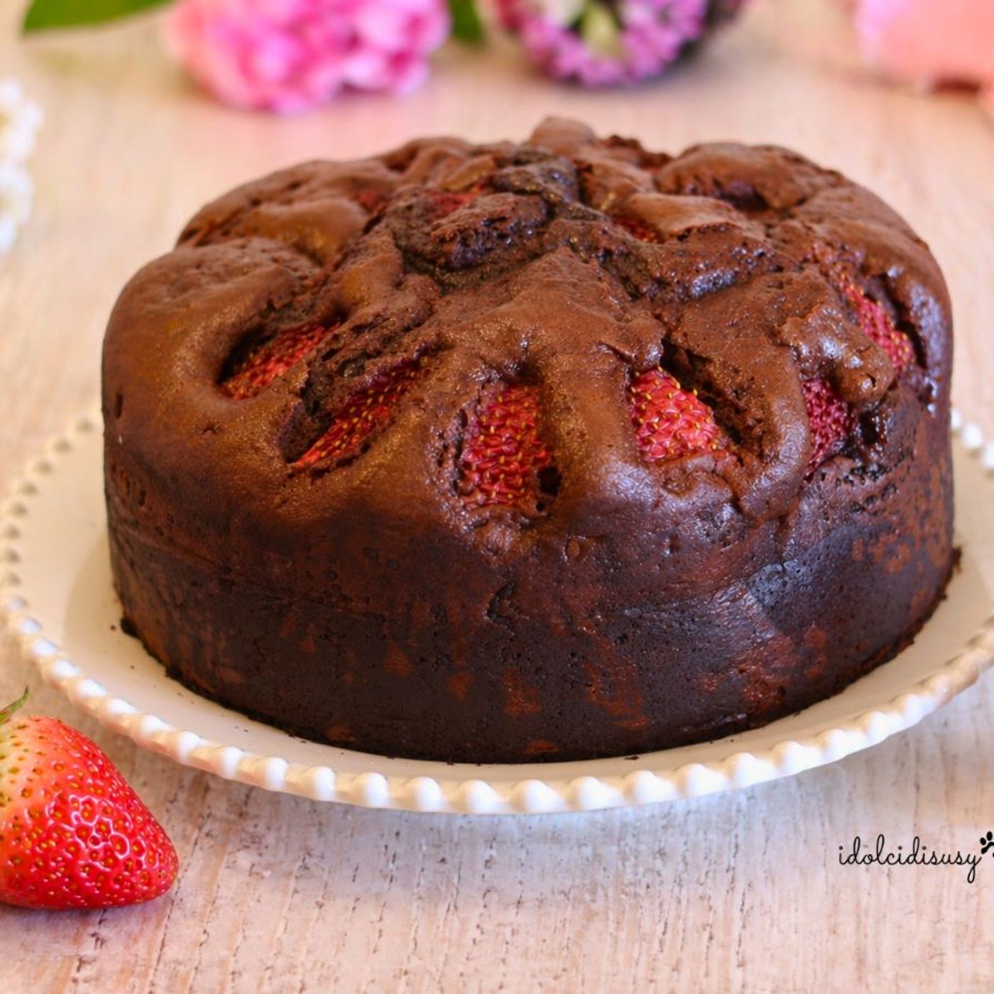 Torta cioccolato e fragole facile e soffice